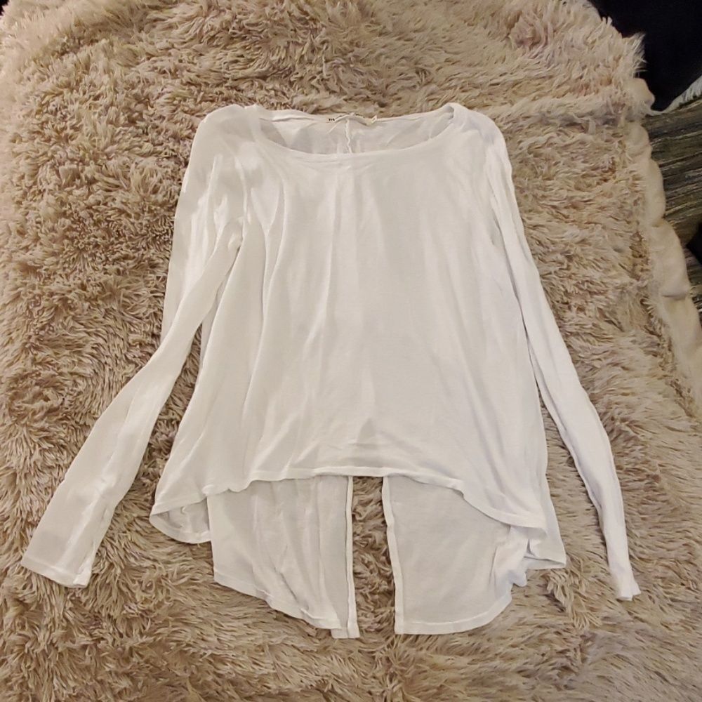 White hi-low Michael Stars tee with back slit